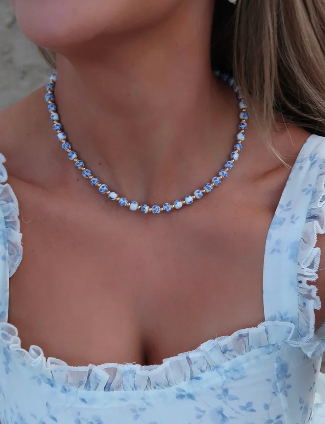 BLUE FLORAL BEAD NECKLACE