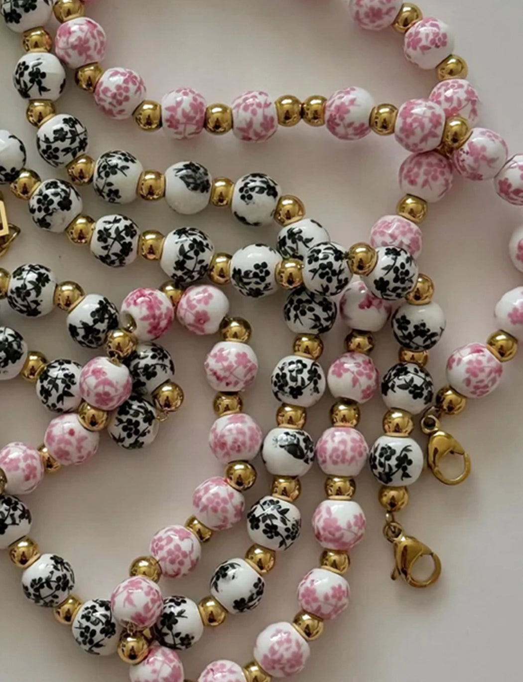 PINK FLORAL BEAD NECKLACE